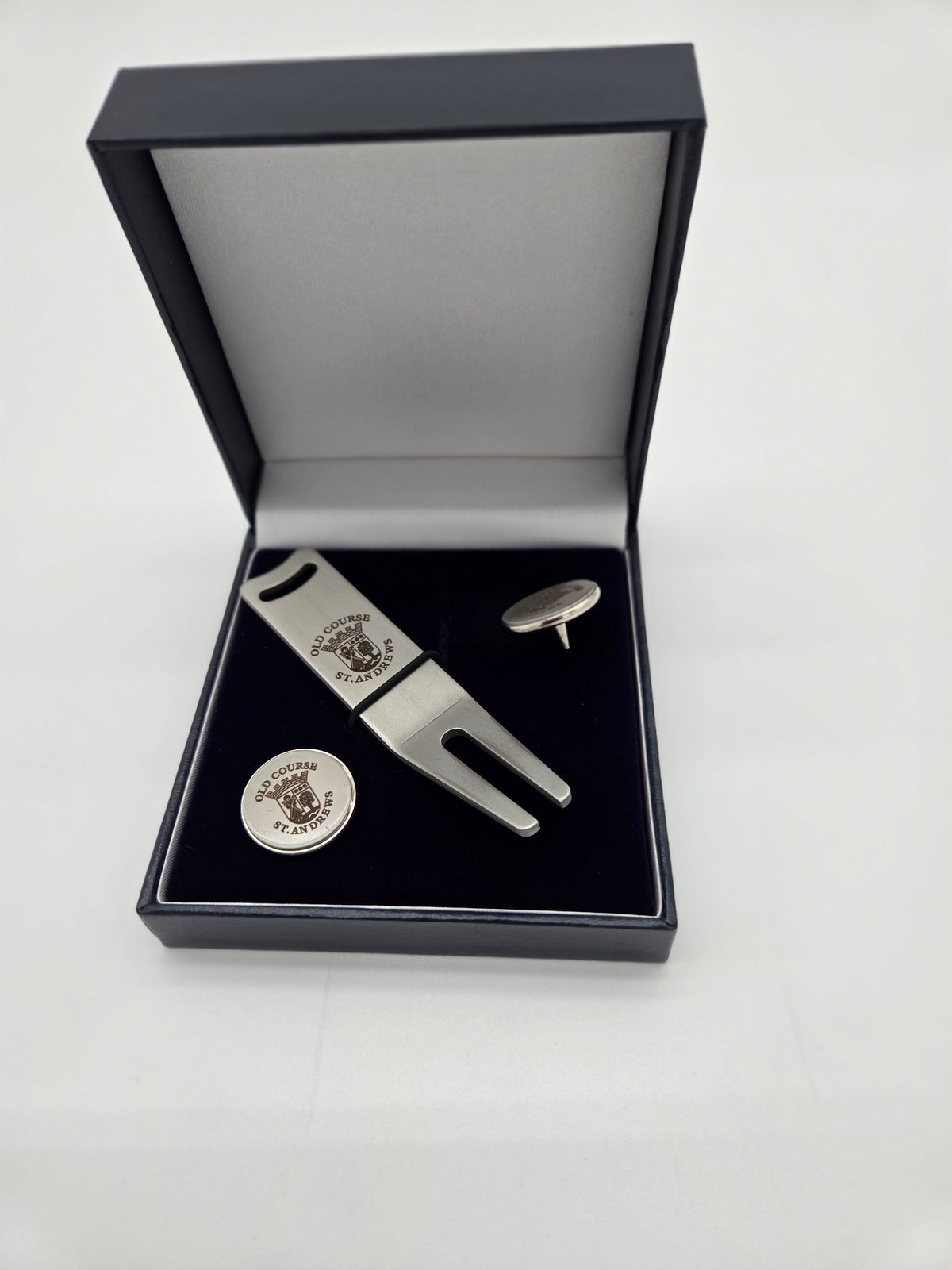 Old Course St.Andrews Crested Pitch Fork & Markers Set